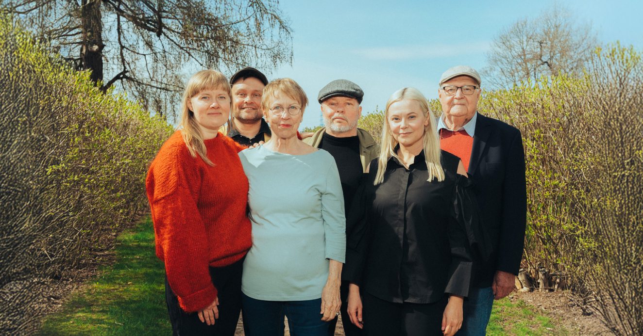 Kuvassa Valmistaudu rauhaan -konsertin esiintyjät.