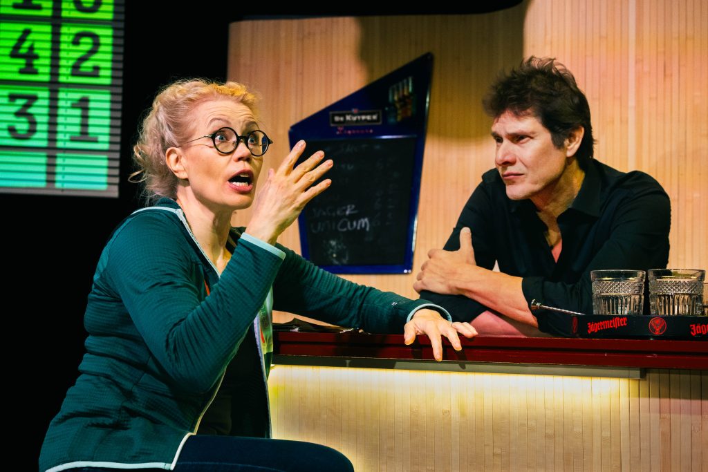 Kuvassa Helena Juntunen ja Kari-Pekka Toivonen