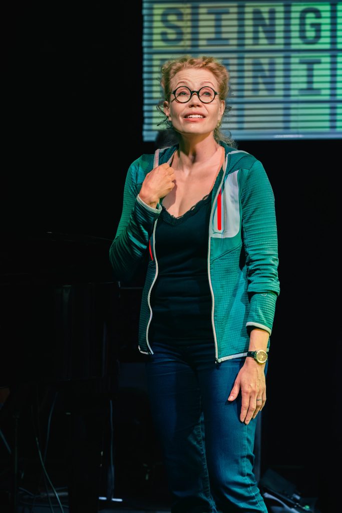 Kuvassa Helena Juntunen.
