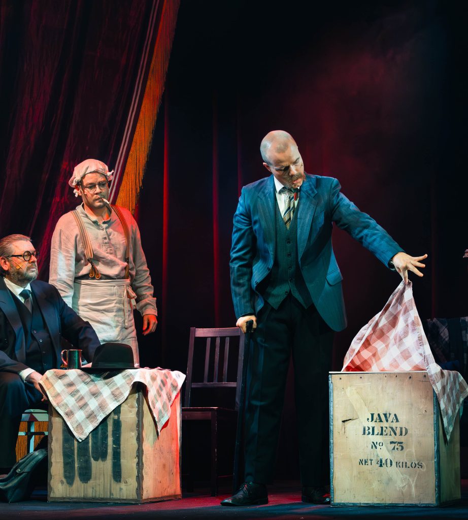 Kuvassa Juha Hostikka, Henrik Hammarberg ja Karlo Haapiainen–kuvaaja Tero Vihavainen